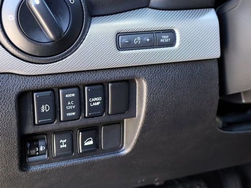 Used 2016 Nissan Titan PRO-4X image 41