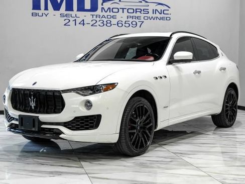 Used 2018 Maserati Levante GranSport AWD/4WD image 2