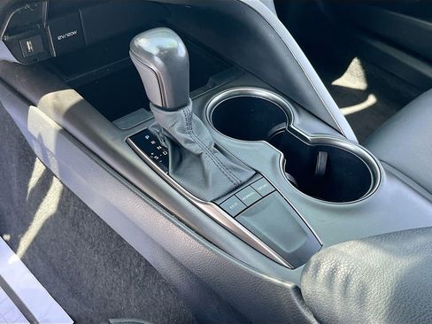 Used 2024 Toyota Camry SE w/ Convenience Package FWD image 16