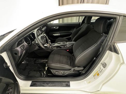 Used 2017 Ford Mustang Coupe image 10