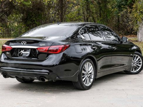 Used 2018 INFINITI Q50 Luxe w/ Essential Package (3.0T Luxe) image 9