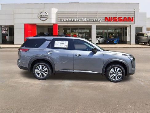 New 2026 Nissan Pathfinder SL w/ SL Premium Package FWD image 2