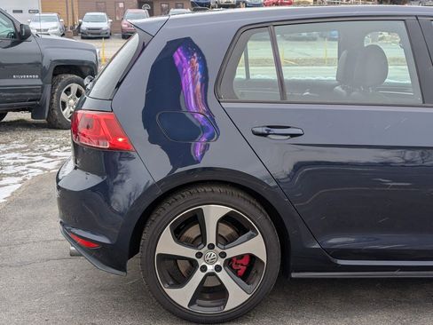 Used 2017 Volkswagen GTI SE image 8