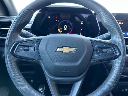 Used 2025 Chevrolet TrailBlazer LT FWD image 22