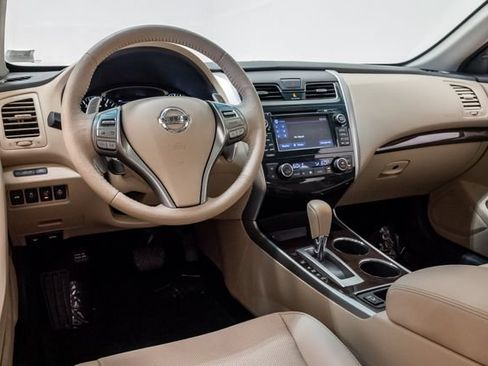 Used 2015 Nissan Altima 3.5 SL FWD image 7