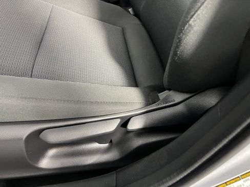 Used 2025 Toyota Prius LE image 21