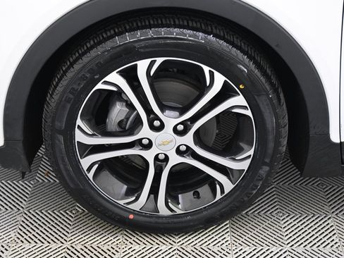 Used 2017 Chevrolet Bolt Premier w/ Infotainment Package image 20