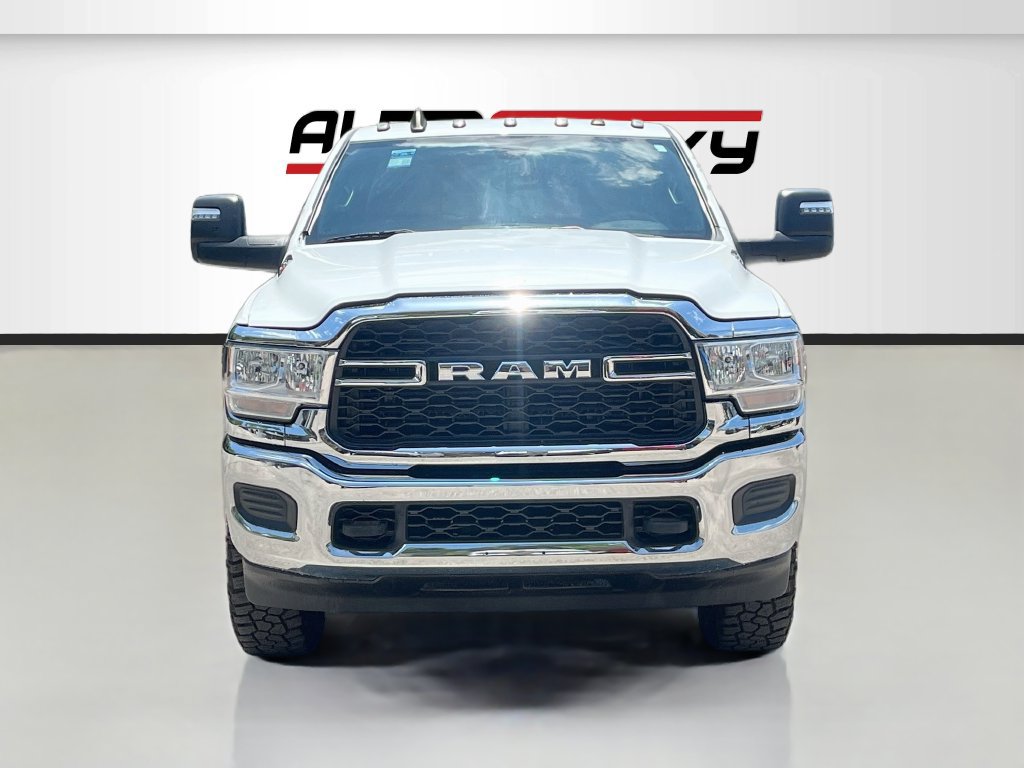 Used 2024 RAM 2500 Tradesman w/ Chrome Appearance Group AWD/4WD image 2