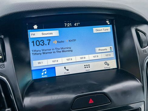 Used 2018 Ford Focus Titanium FWD image 27