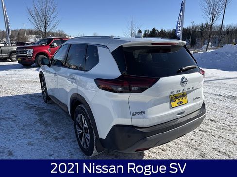 Used 2021 Nissan Rogue SV image 9