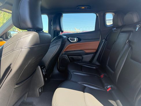 Certified 2025 Jeep Compass Limited AWD/4WD image 23
