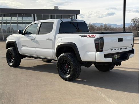 Used 2020 Toyota Tacoma TRD Off-Road image 6