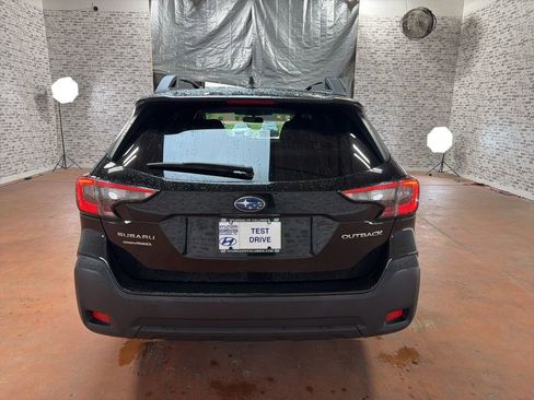Used 2023 Subaru Outback Premium AWD/4WD image 6
