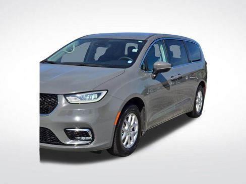 Used 2023 Chrysler Pacifica Touring-L FWD image 54