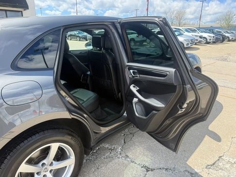 Used 2018 Porsche Macan Sport Edition image 24