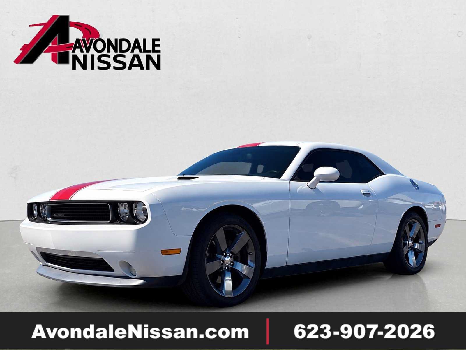 Used 2014 Dodge Challenger SXT RWD image 1