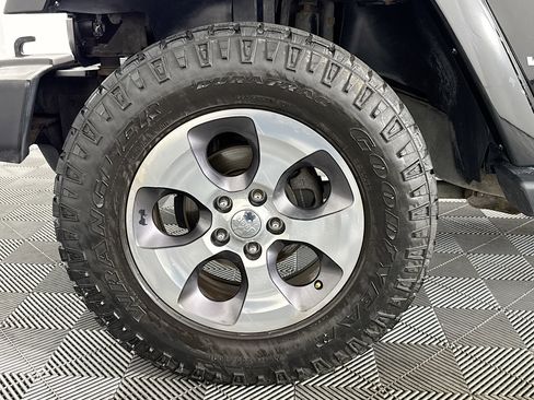 Used 2016 Jeep Wrangler Sahara w/ Dual Top Group image 31