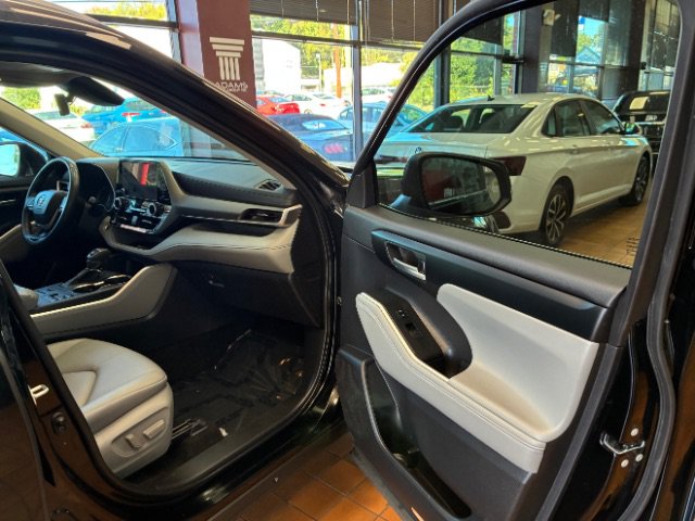 Used 2026 Toyota Highlander XLE AWD/4WD image 23