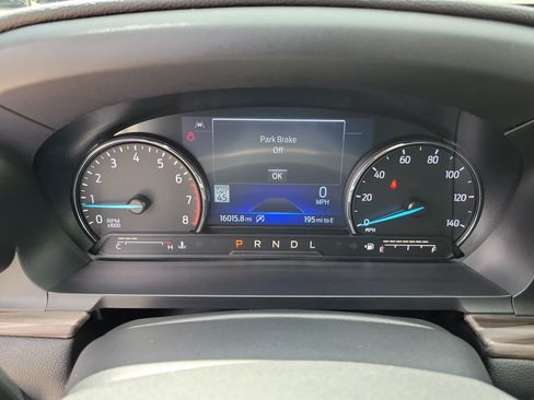 Used 2023 Ford Explorer Limited w/ Limited Technology Package RWD image 32