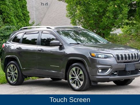 Used 2019 Jeep Cherokee Overland w/ Technology Group AWD/4WD image 3