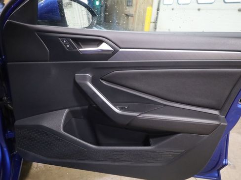 Used 2024 Volkswagen Jetta SE image 13