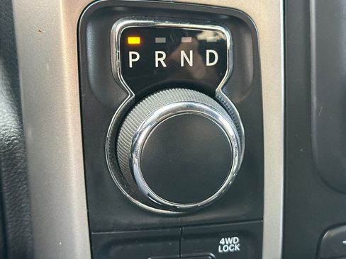 Used 2018 RAM 1500 Classic SLT image 31