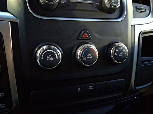 Used 2017 RAM 1500 Classic SLT image 23