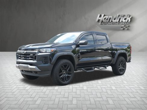 Used 2023 Chevrolet Colorado Trail Boss w/ Advanced Trailering Package AWD/4WD image 5