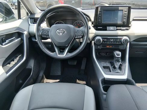 Used 2019 Toyota RAV4 XLE Premium FWD image 12