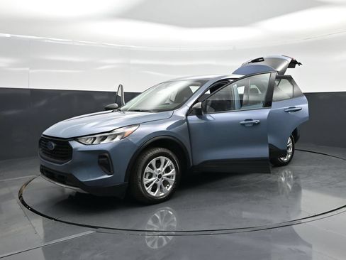 Used 2025 Ford Escape Active AWD/4WD image 30
