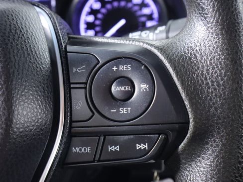 Used 2019 Toyota Camry LE FWD image 13