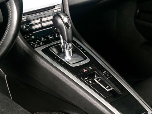 Used 2018 Porsche 718 Boxster S image 33