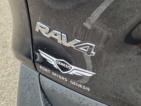 Used 2025 Toyota RAV4 LE AWD/4WD image 10