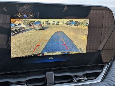 Used 2025 Chevrolet Equinox LT image 13