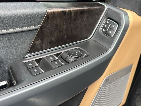 Used 2021 Ford F150 Lariat image 28