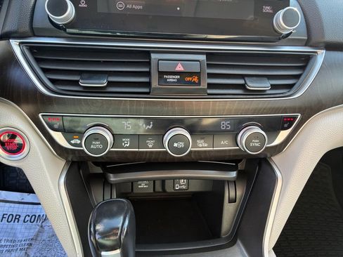 Used 2018 Honda Accord EX-L image 25