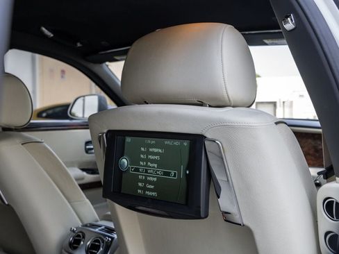 Used 2013 Rolls-Royce Ghost RWD image 26