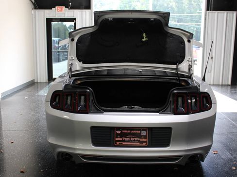 Used 2013 Ford Mustang Coupe RWD image 28