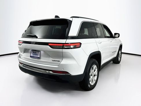 Used 2023 Jeep Grand Cherokee Limited w/ Trailer Tow Prep Group (B) AWD/4WD image 5