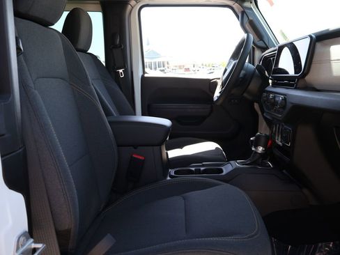 Used 2024 Jeep Wrangler Sport AWD/4WD image 9