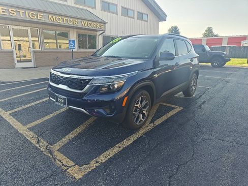 Used 2023 Kia Seltos EX AWD/4WD image 1