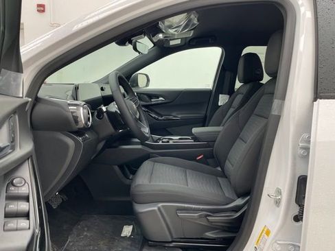 New 2026 Chevrolet Equinox LT w/ Safety and Technology Package AWD/4WD image 9