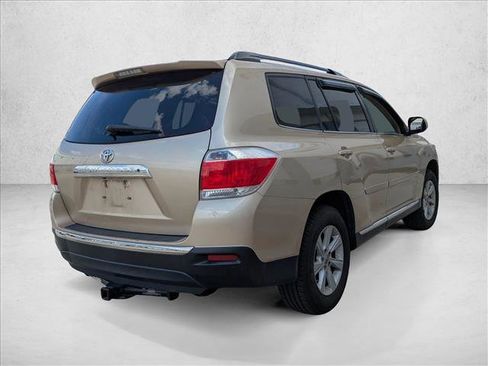 Used 2013 Toyota Highlander SE image 5