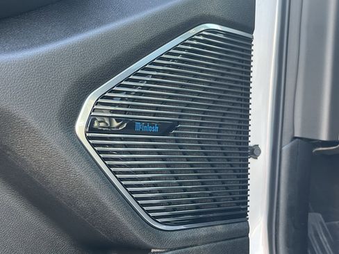 Used 2024 Jeep Grand Cherokee Overland w/ Advanced Protech Group III image 18