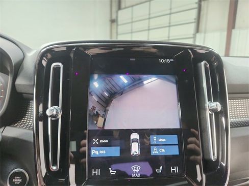 Used 2021 Volvo XC40 T5 R-Design w/ Protection Package image 28