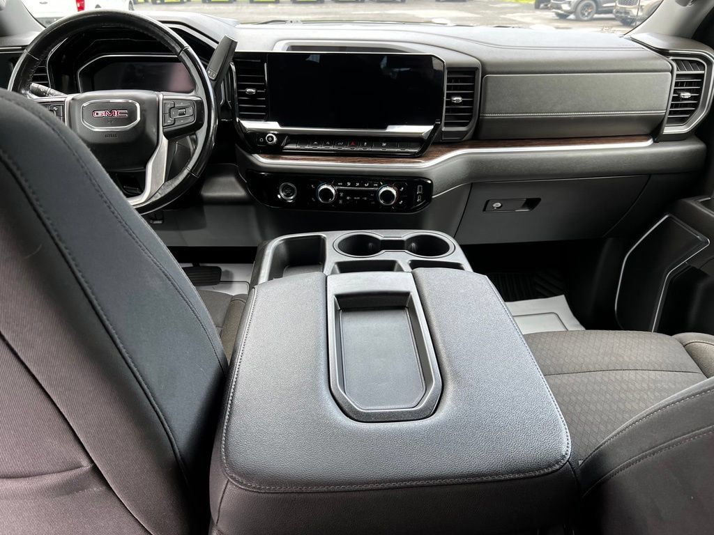 Used 2022 GMC Sierra 1500 SLE AWD/4WD image 11