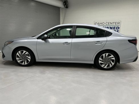 Certified 2025 Subaru Legacy Limited image 5