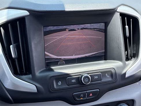 Used 2024 GMC Terrain SLE FWD image 30