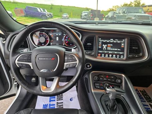 Used 2018 Dodge Challenger GT w/ Driver Convenience Group AWD/4WD image 17
