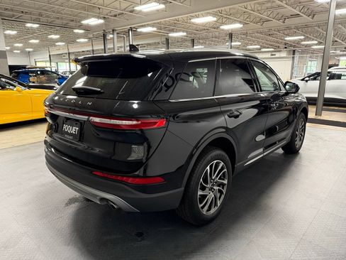 Used 2021 Lincoln Corsair AWD image 4